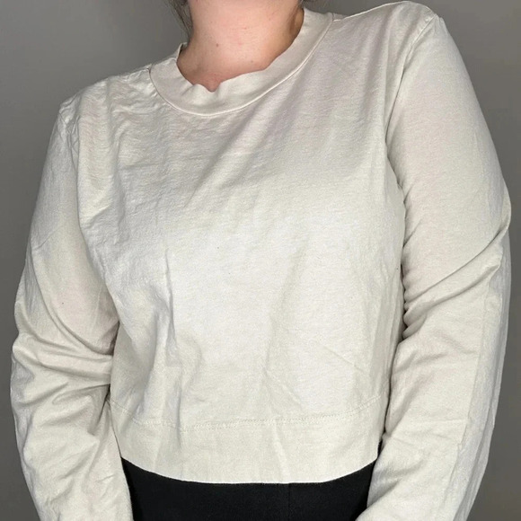 Tan lines by Sivan - Black Cropped Long Sleeve Shirt - Picture 5 of 5